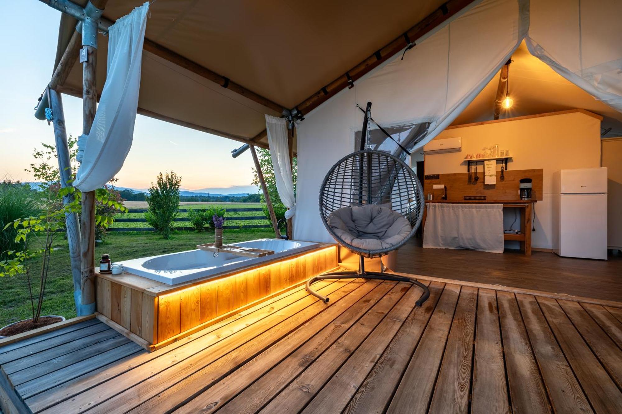 Glamping Kolpa Resort Gradac エクステリア 写真
