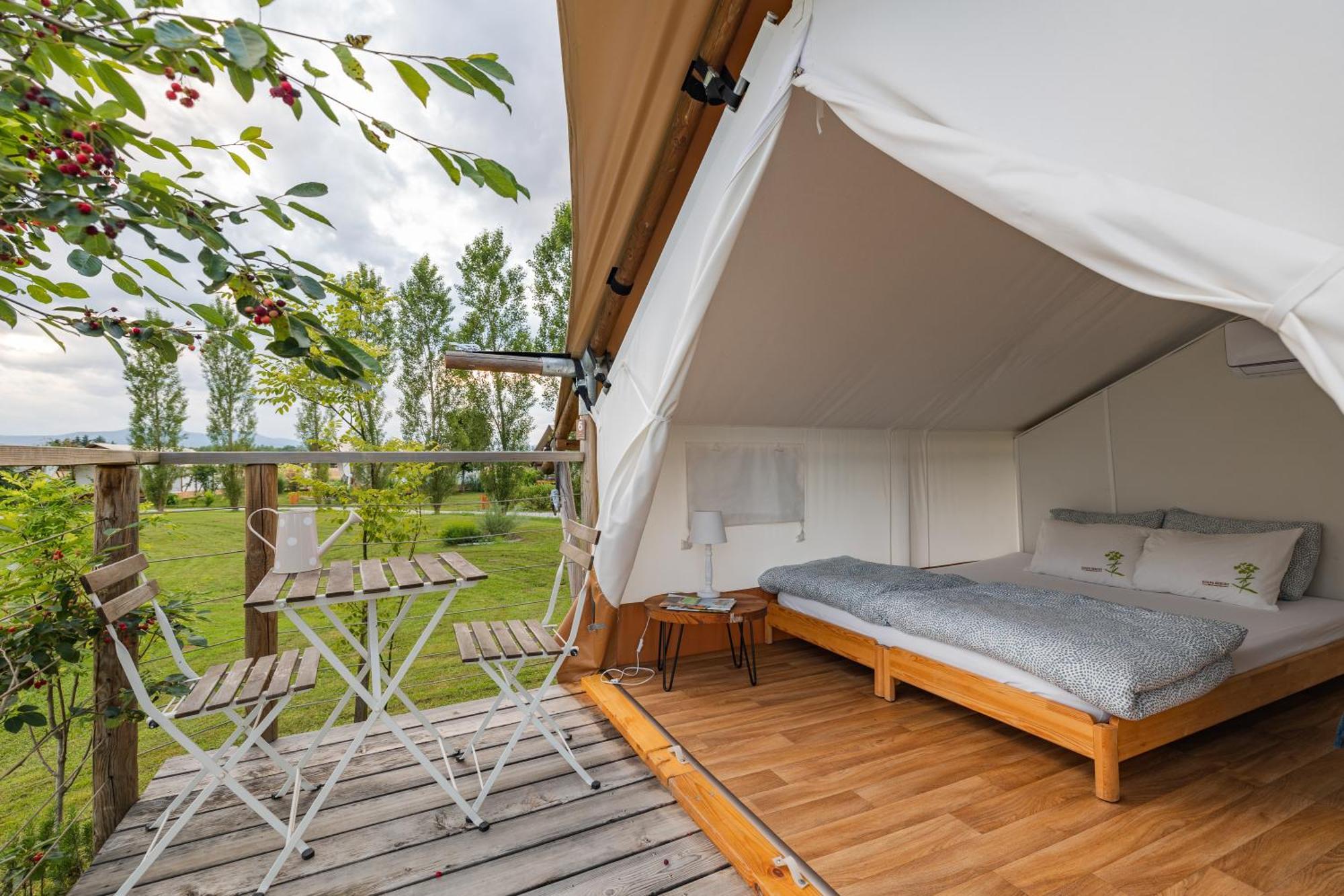 Glamping Kolpa Resort Gradac エクステリア 写真