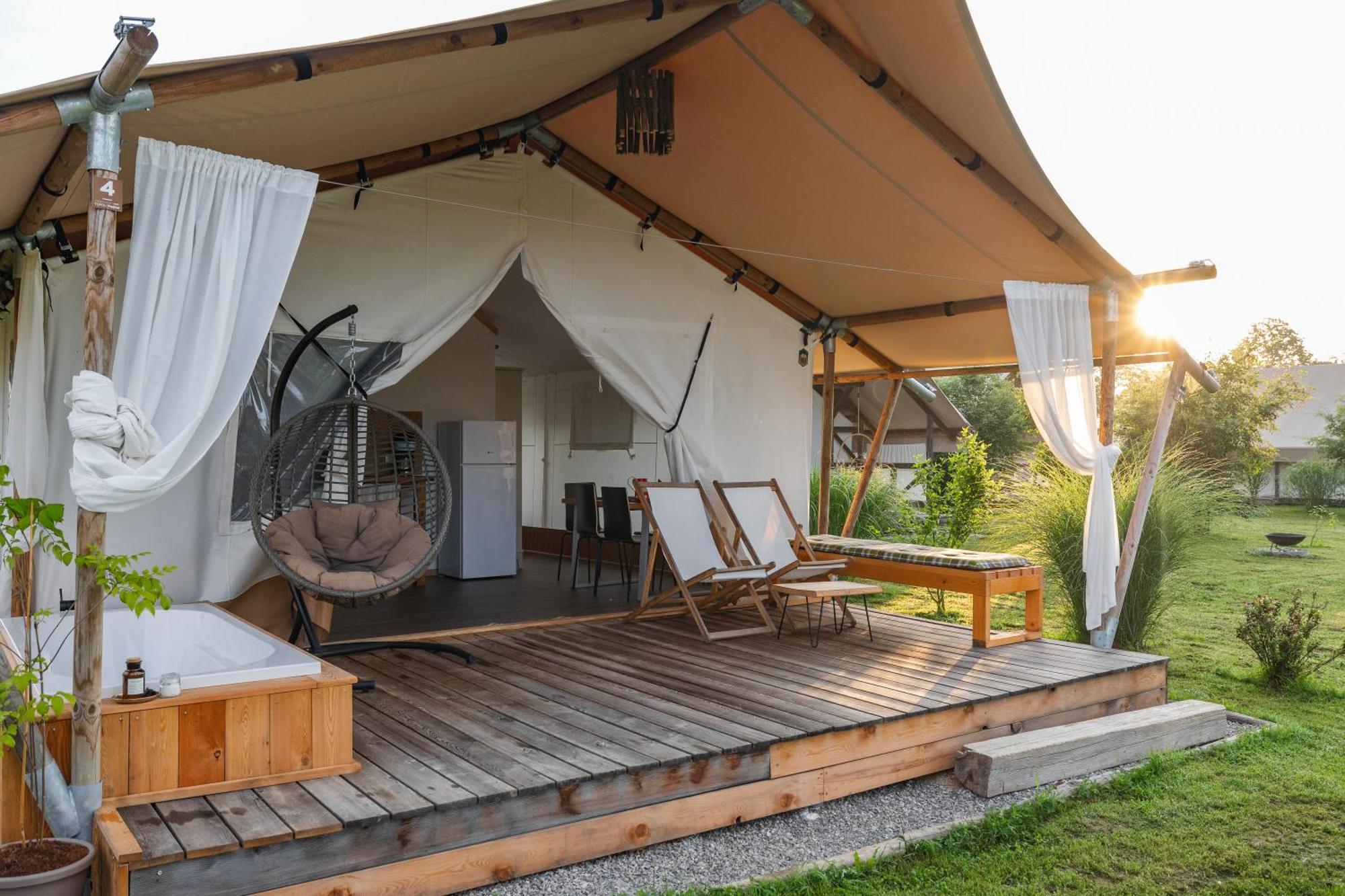 Glamping Kolpa Resort Gradac エクステリア 写真