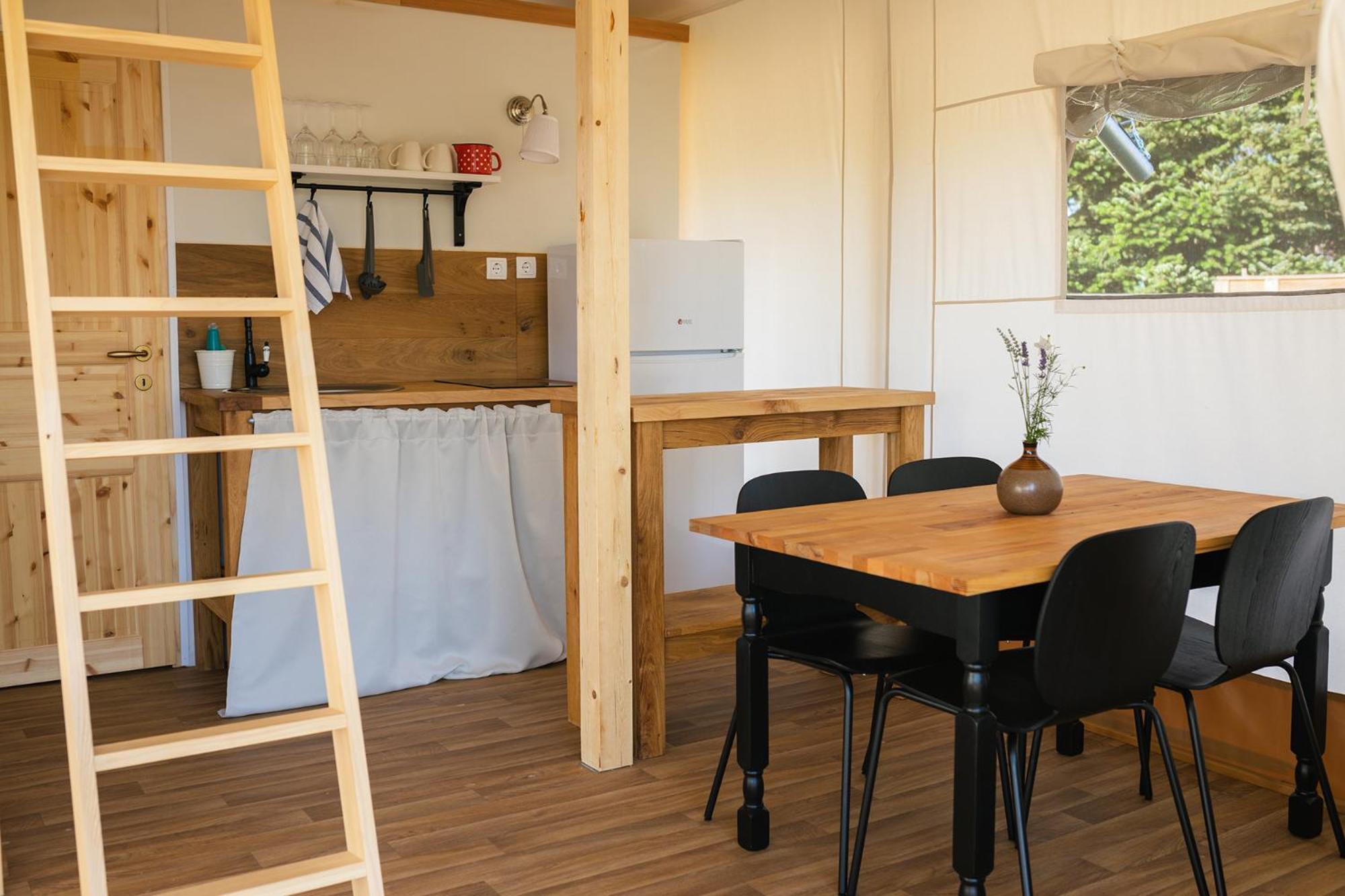 Glamping Kolpa Resort Gradac エクステリア 写真